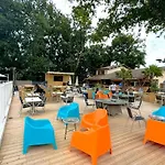مكان تخييم Mobil Avec Jacuzzi Et Terrasse - 4 Pers. - Api-1-52-2022