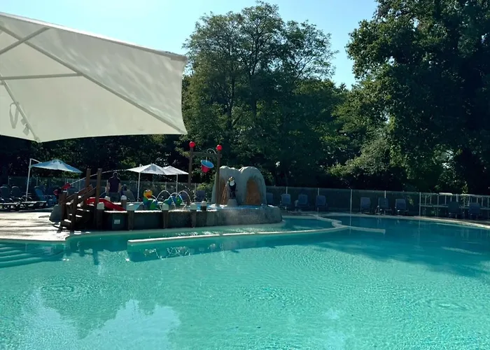 Campsite Mobil Avec Jacuzzi Et Terrasse - 4 Pers. - Api-1-52-2022 Grayan-et-l'Hopital