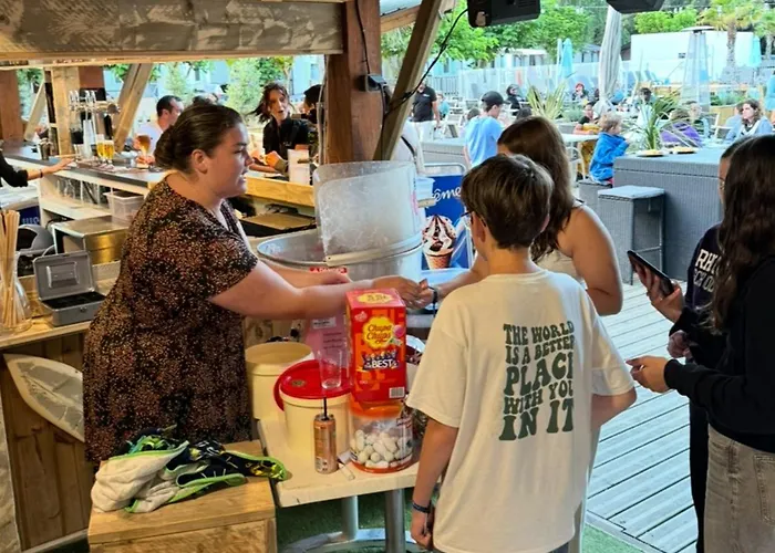 Campsite Mobil Avec Jacuzzi Et Terrasse - 4 Pers. - Api-1-52-2022 Grayan-et-l'Hopital